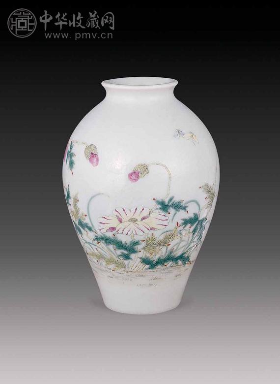 民国 粉彩花蝶尊