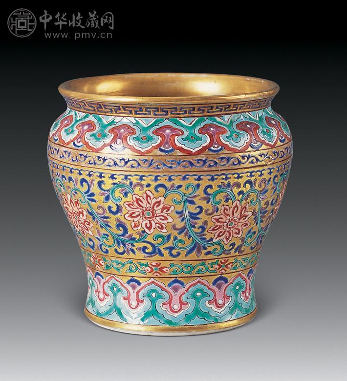 清乾隆 金地粉彩小尊