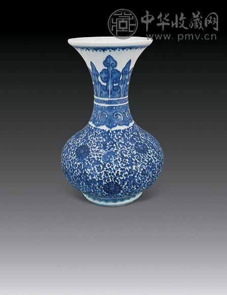 清雍正 青花缠枝莲纹琵琶尊