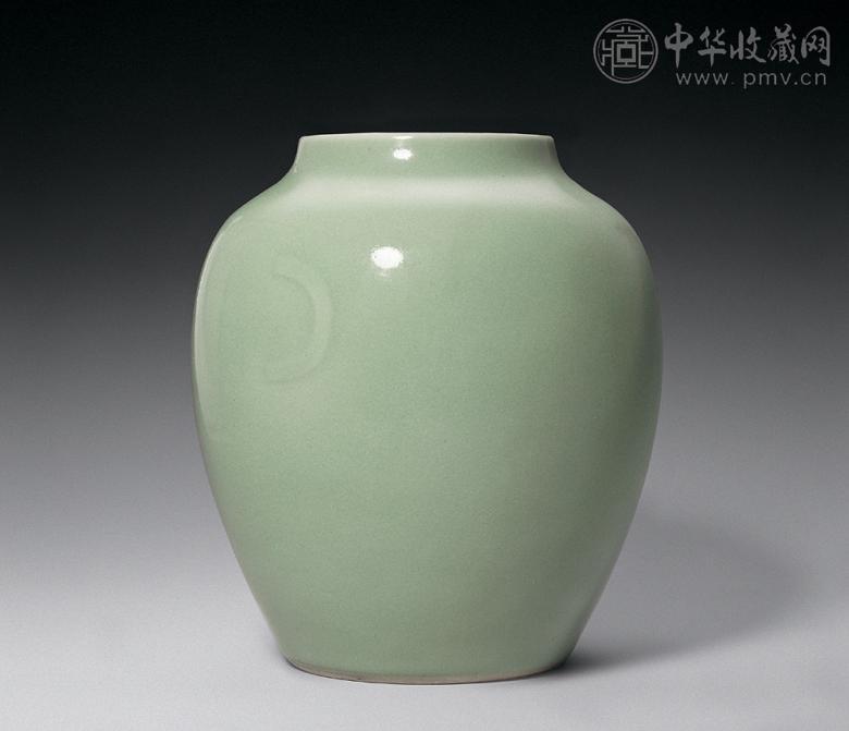清道光 豆青釉月牙罐