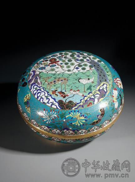 清乾隆嘉庆 鎏金铜掐丝珐琅鹿鹤蝠花纹盖盒