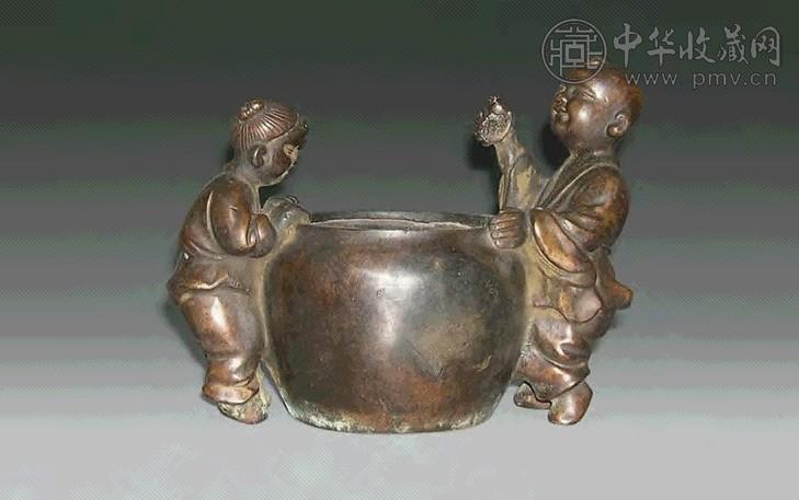 童子戏缸铜摆件