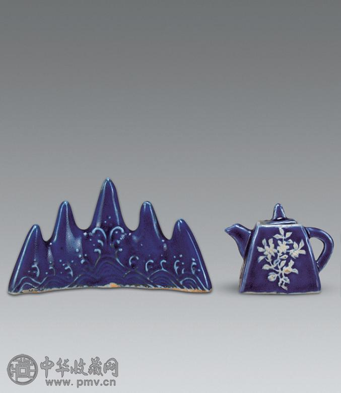 清 兰釉笔架、水壶各一