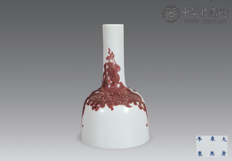 清康熙 釉里红夔凤纹摇铃尊