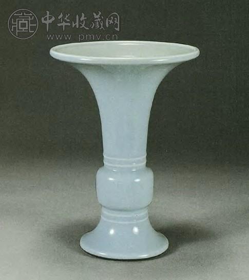 清乾隆 年窑弦纹花觚