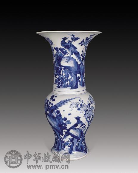 清康熙 青花锦鸡玉兰花觚