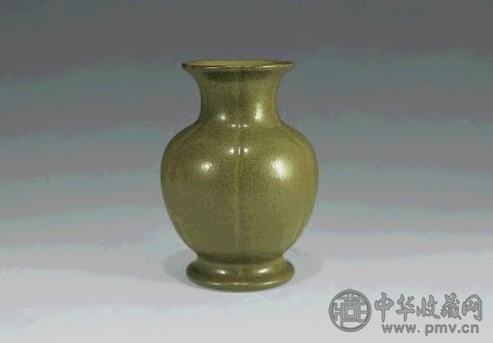 清道光 茶叶末石榴尊