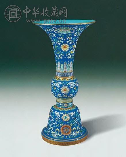清乾隆 蓝地粉彩八宝花觚