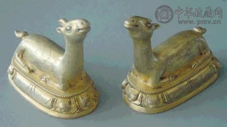 十八/十九世纪 鎏金铜鹿一对