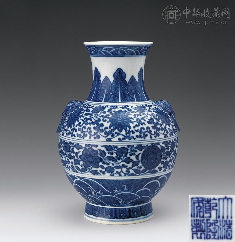 清 青花缠枝莲纹兽耳尊