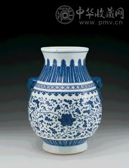 清乾隆 青花缠枝花卉狮耳尊