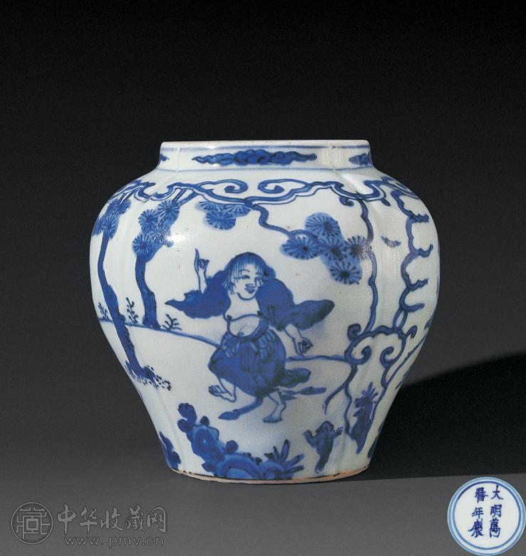 明万历 青花四仙瓜棱罐