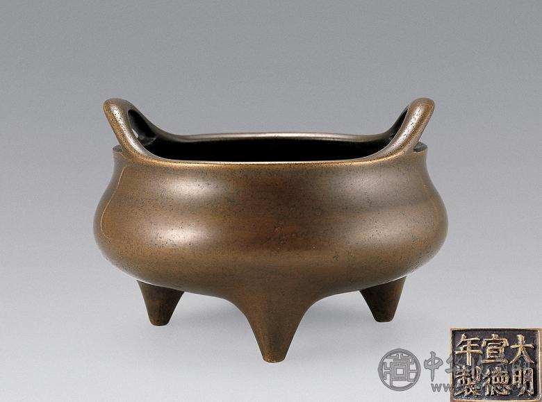 清 铜凤眼三足炉