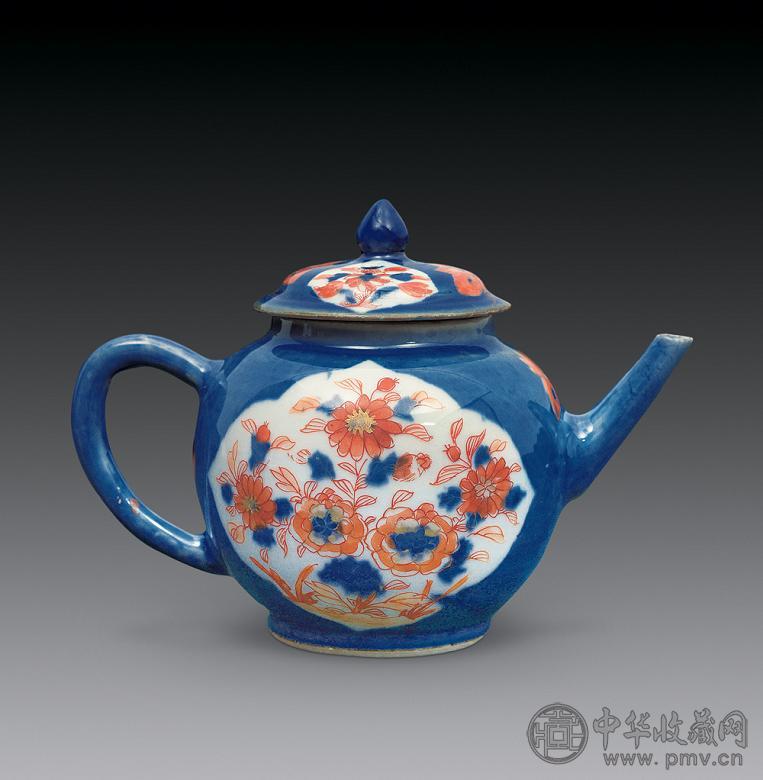 清康熙 蓝地开光矾红花卉纹茶壶