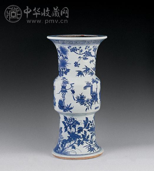 清乾隆 青花博古纹大尊