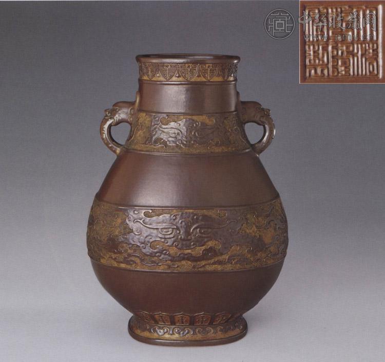 清乾隆 紫金釉模印青铜纹尊 清乾隆 紫金釉模印青铜纹尊