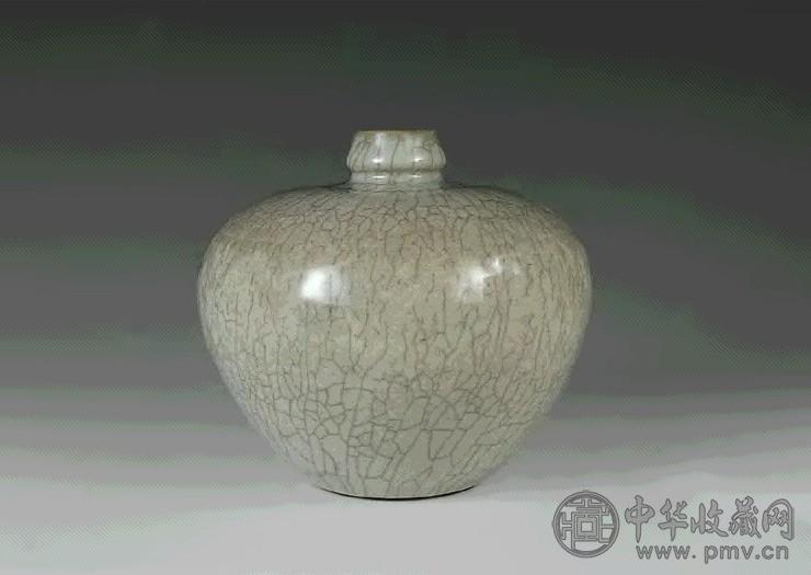 清乾隆 哥釉模印小口尊