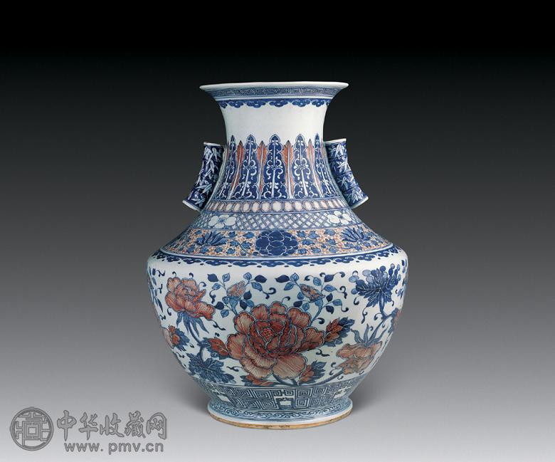 清 青花釉里红富贵万代纹贯耳尊