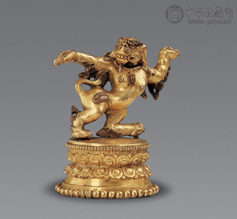 清 铜鎏金狮面空行母像