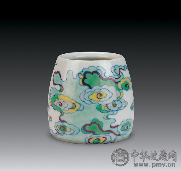 清雍正 五彩云纹马蹄尊