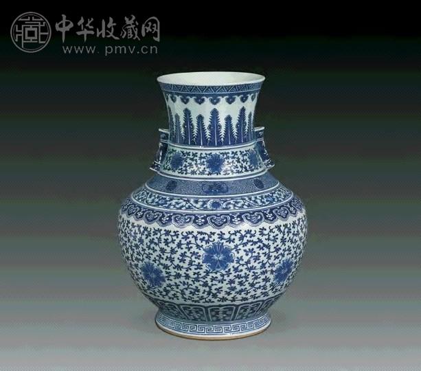 清中 青花缠枝莲纹贯耳尊