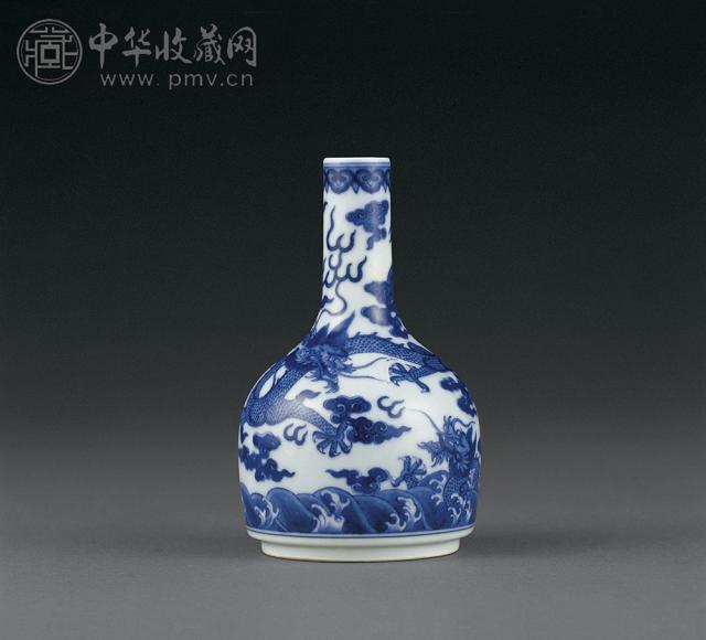 清嘉庆 青花苍龙教子图摇铃尊