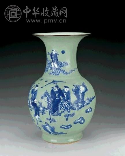 清道光 豆青青花加白人物故事纹尊