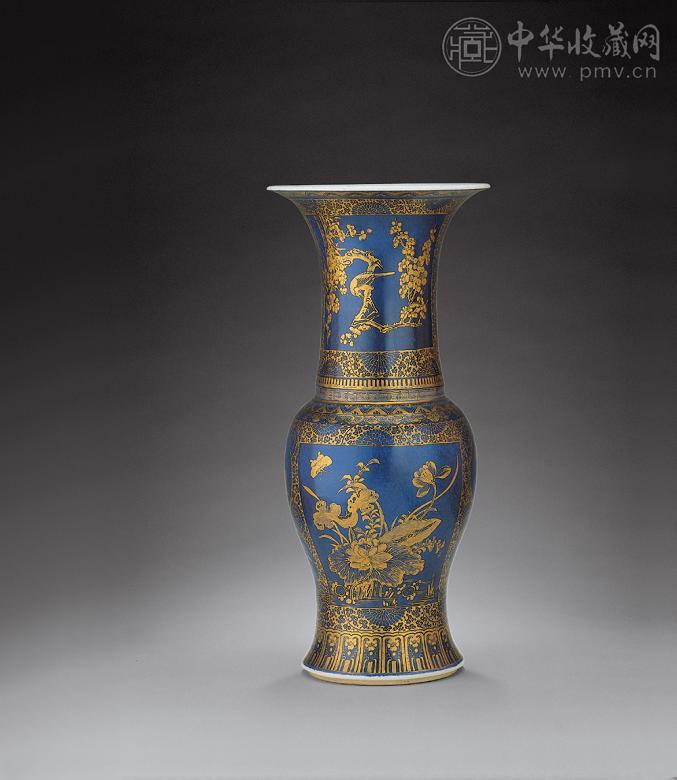 清康熙 齐蓝釉描金花蝶纹凤尾尊 清康熙 齐蓝釉描金花蝶纹凤尾尊