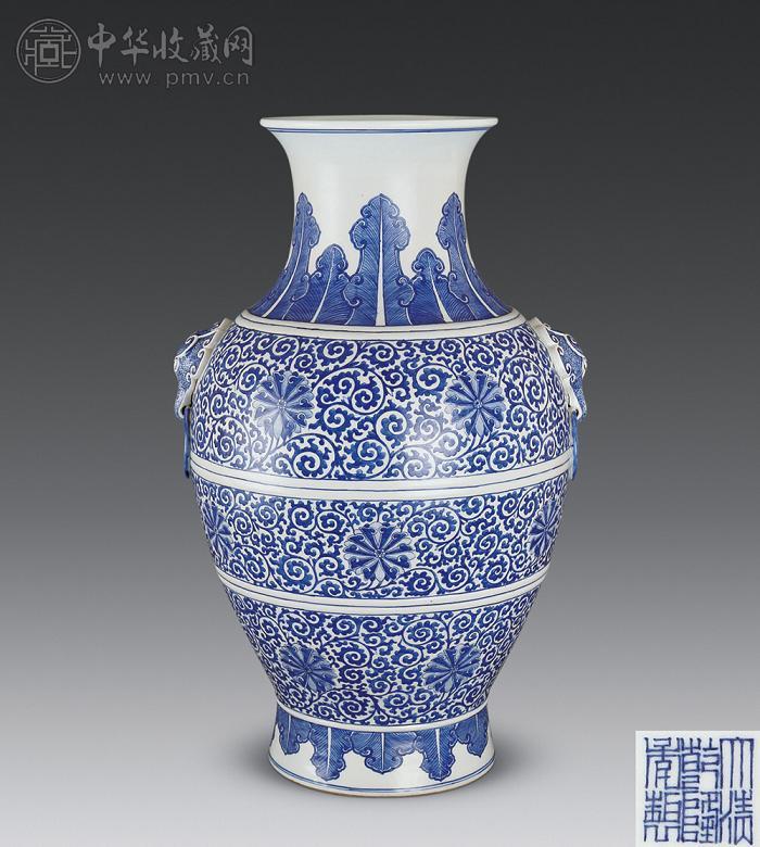 清 青花缠枝莲纹兽耳大尊