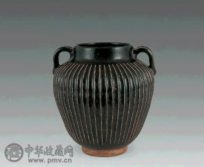 宋 黑釉瓜棱双耳罐