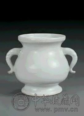 明末 白釉暗刻开光人物象耳尊