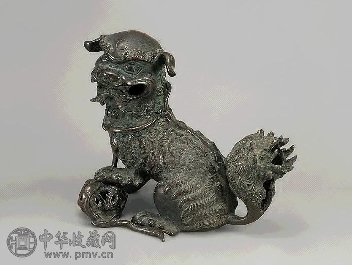 明 铜绣球狮子