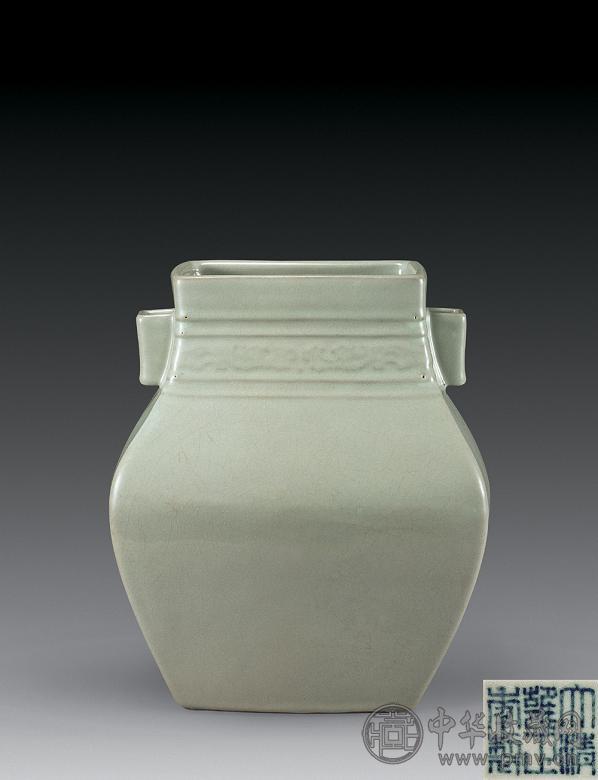 清雍正 仿汝贯耳方尊