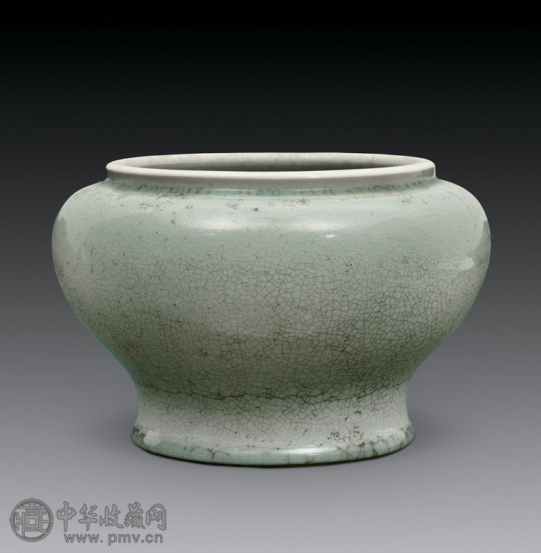 清乾隆 绿哥釉尊