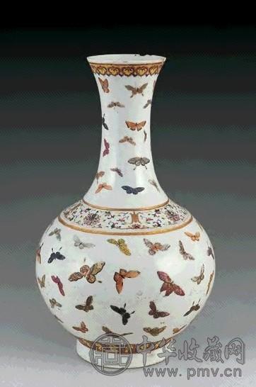 清 粉彩百蝶赏瓶