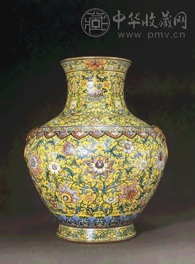 清乾隆 黄地洋彩吉祥花卉铺首耳大尊