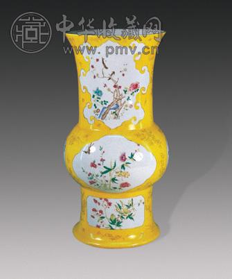 民国 黄地开光粉彩花鸟尊