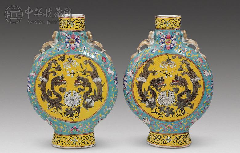 清同治 粉彩开光描金墨龙双螭耳抱月瓶(1对)