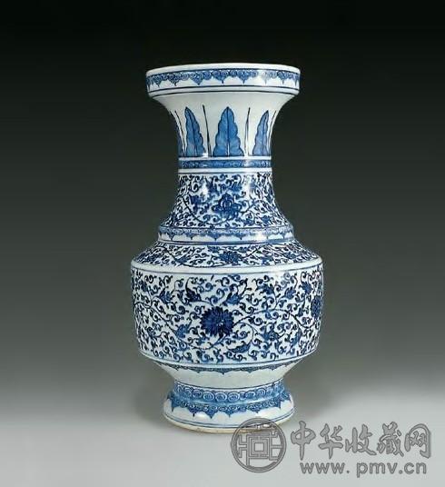 清雍正 青花缠枝莲洗口尊