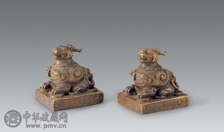 清 铜瑞兽纸镇(2件)