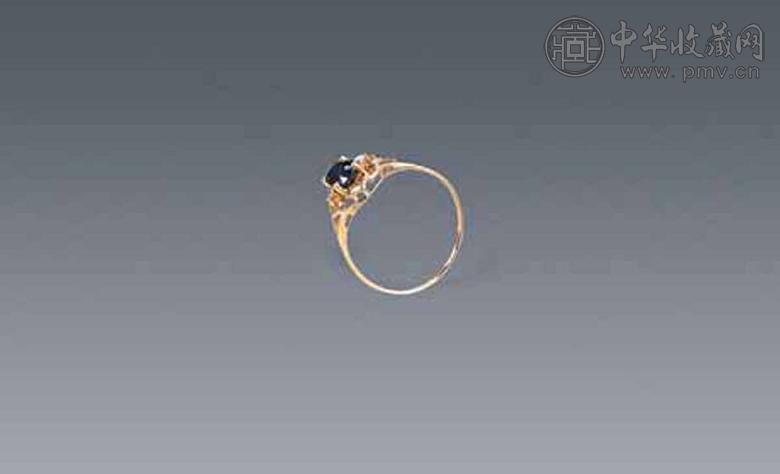 18K黄金镶蓝宝石戒指