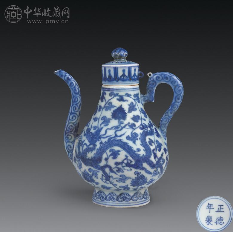 明正德 青花龙纹执壶