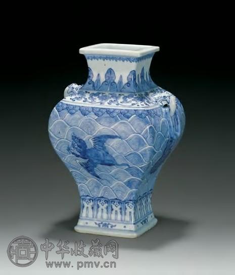 清乾隆 青花辅首海兽纹尊