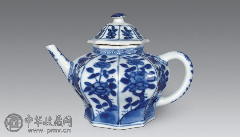 清康熙 青花花卉小茶壶