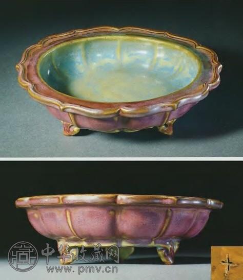 北宋 钧窑内天蓝釉外玫瑰紫釉葵花式三足炉