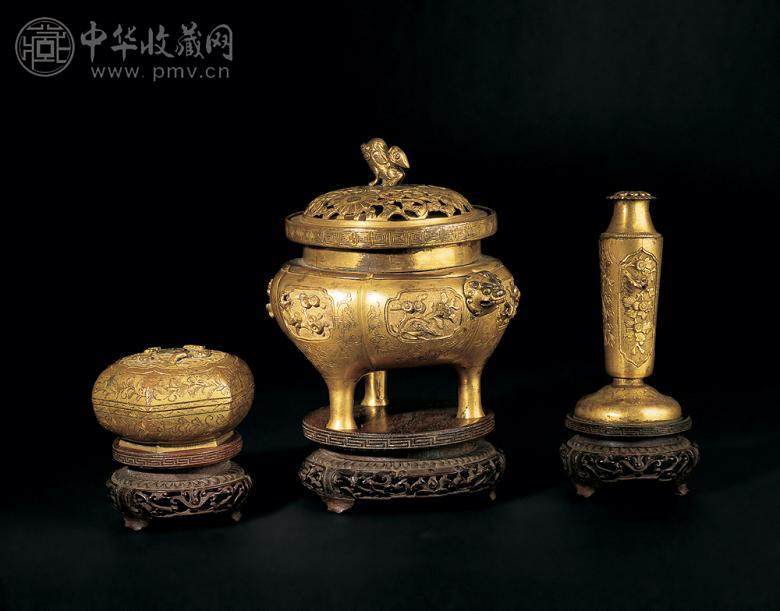 清代乾隆 铜鎏金錾花香薰(1套3件)