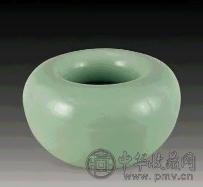 清 豆青釉苹果尊