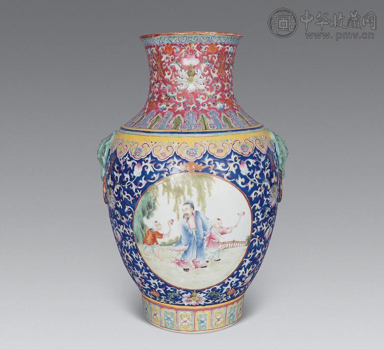 清光绪 粉彩开光仕女婴戏铺首尊