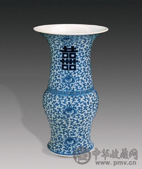 清道光 青花勾莲喜字花觚