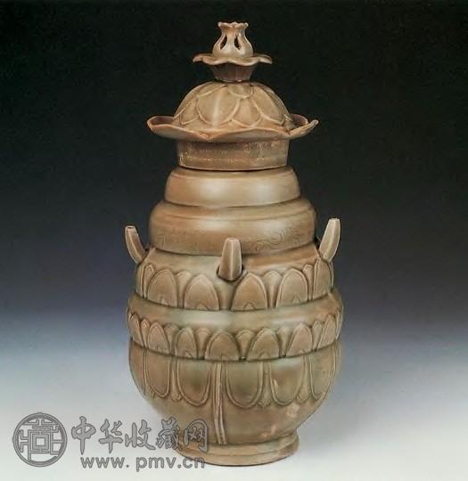 十一世纪 越窑青釉刻莲瓣六口盖樽